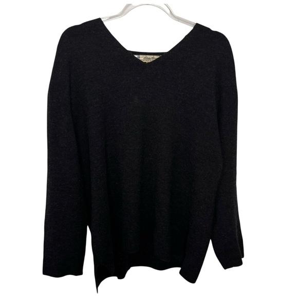 Eddie Bauer women’s merino wool oversized 
Black vintage Sweater size Medium - Picture 1 of 6